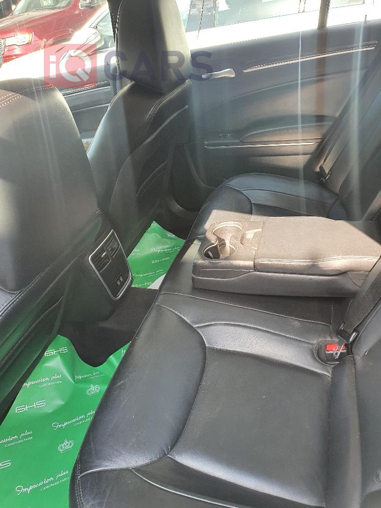 کرایسلەر 300